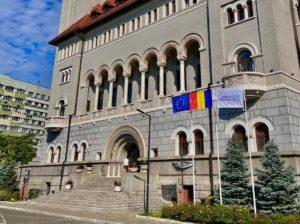 Reducerea cheltuielilor și creșterea încasărilor; Analiza financiară a Sectorului 1 la mijlocul anului