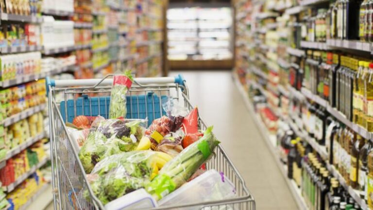 Alexandru Nazare solicită o verificare a prețurilor practicate de marile magazine