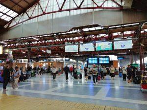 Doi tineri prinși cu droguri în Gara de Nord