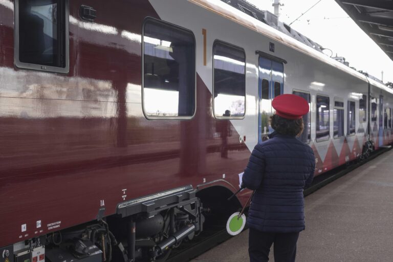 Încă un tren nou Alstom între București și Brașov și retur, introdus de CFR Călători