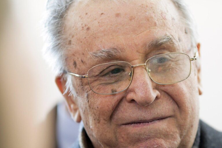 Ion Iliescu și impactul său asupra educației din România