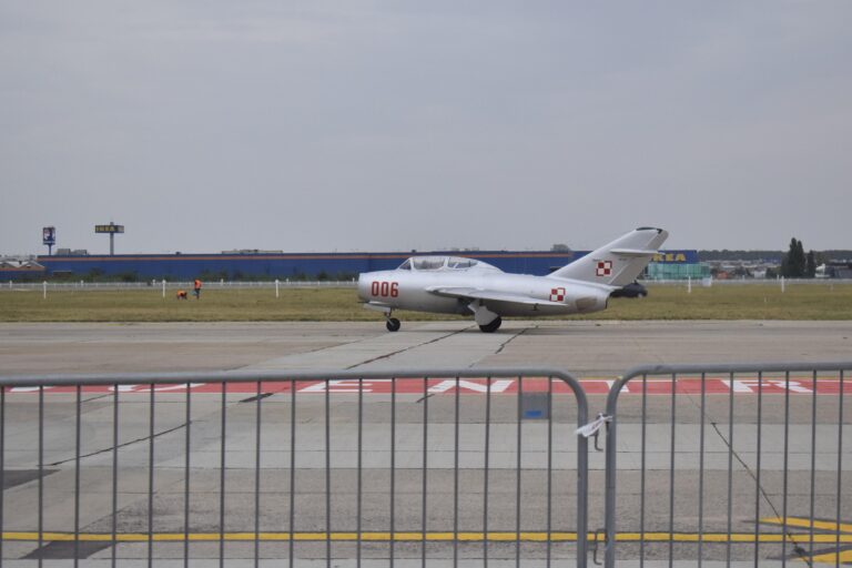 Lansarea unei colecții NFT pentru pasionații de aviație la BIAS