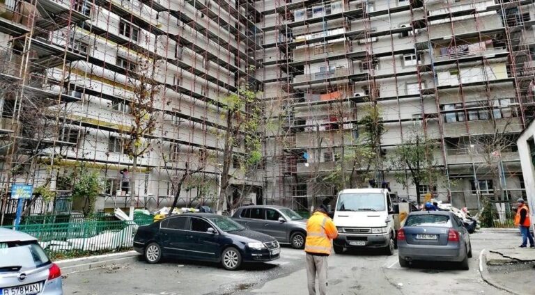 Licitație pentru termoizolarea blocurilor în Sectorul 6 din București