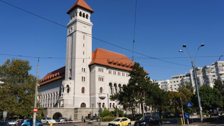 Locuitorii din Bucureștii Noi, tot mai nemulțumiți de starea cartierului: „Mizerie, gropi și vegetație uscată”