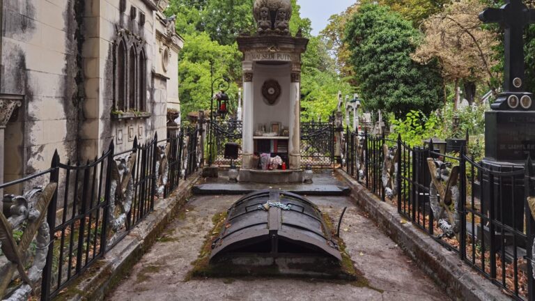 Mormântul Iuliei Hașdeu, cel mai jefuit din Cimitirul Bellu, va fi pus în siguranță