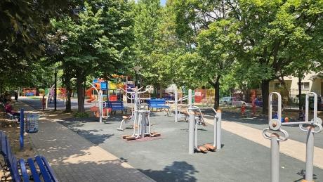 Parcuri pentru toți sau refugii pentru unii? Paradoxul spațiilor publice urbane în cartiere