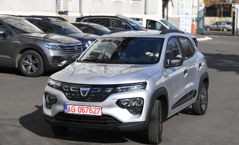 Primăvara aduce 52 de Dacia Spring pentru Poliția Locală a Capitalei