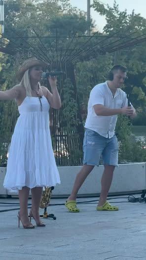 Sâmbătă seara la piațeta Favorit, ritmuri de saxofon cu DONIA!