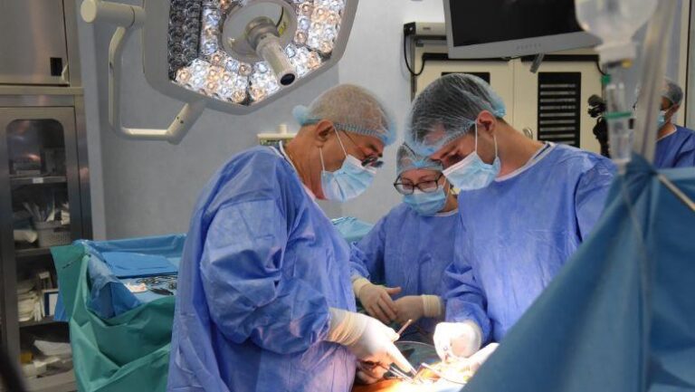 Operație de amploare: tratamentul unui anevrism complex