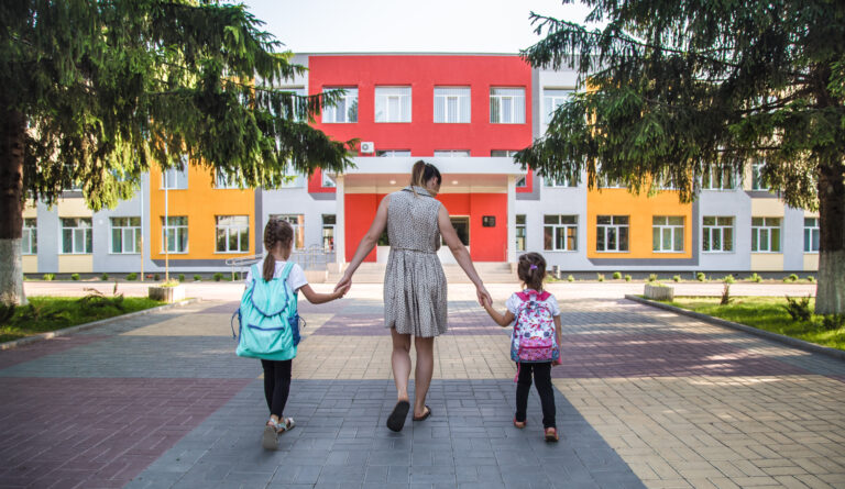 Școlile din București și provocarea standardelor nZEB până în 2030