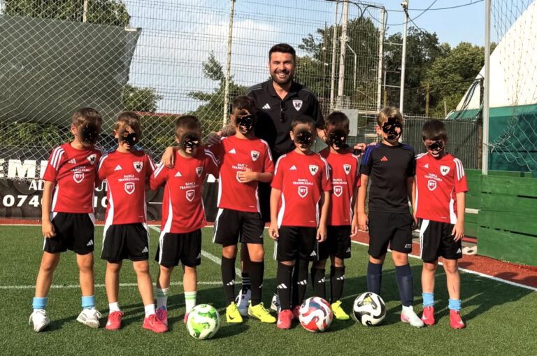 Adrian Mutu, control asupra unui teren de sport public, fără licitație. Deciziile privind utilizarea terenului sunt luate de fostul fotbalist, în detrimentul echipelor de rugby