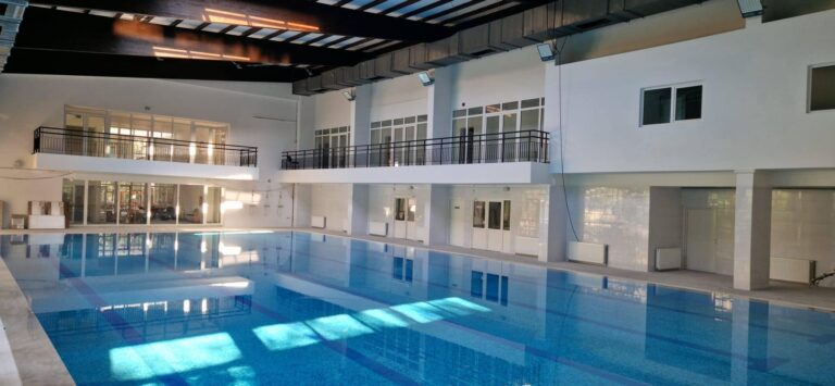 Bazinul de înot al Școlii 311, propus pentru deschiderea către public