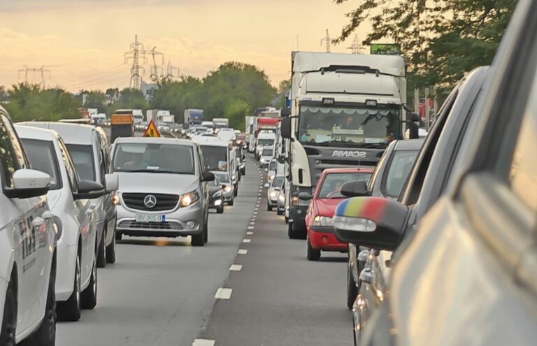Blocaj major la intrarea în București pe A1: 2 kilometri parcurși în 40 de minute!