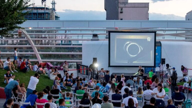 Cinema sub clar de lună revine cu filme românești la Promenada Mall