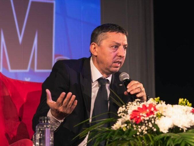 Daniel David: Regândirea comasării și a plății cu ora în educație