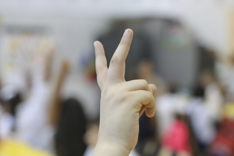 Elevii din Capitală revin la școală săptămâna viitoare