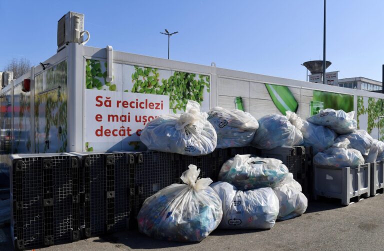 Fraudă în Sectorul 1: Trei bucureșteni condamnați pentru înșelăciune legată de reciclarea sticlelor