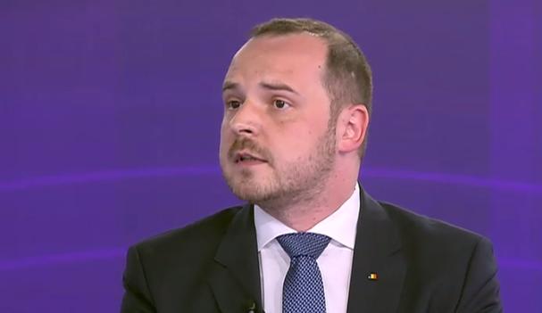 Cum se impaca managerii de spitale și afacerile private?