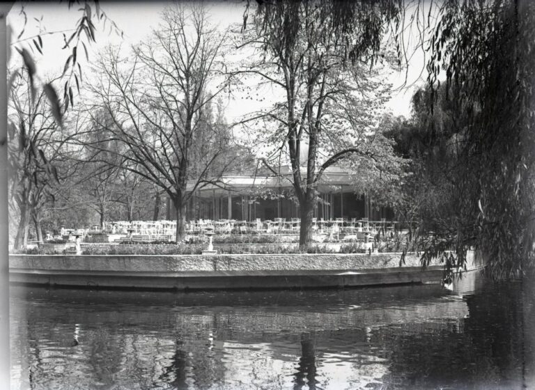 Restaurantul Monte Carlo din grădina Cișmigiu: O privire asupra istoriei sale fascinante