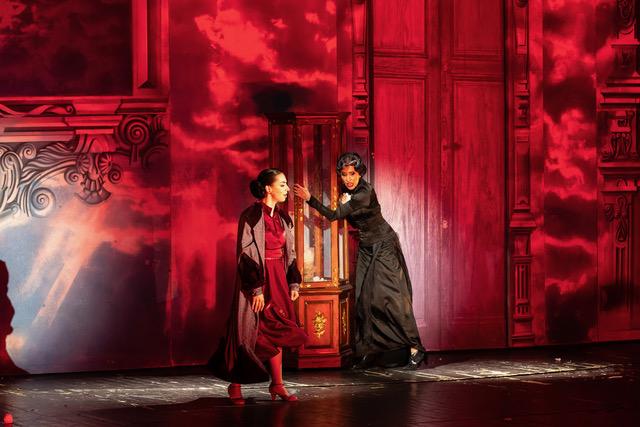 Ultimele reprezentații ale musicalului Rebecca la Teatrul de Operetă