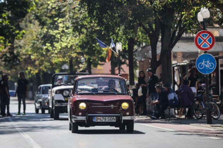 Zeci de mașini istorice pleacă de la Palatul Regal spre Giurgiu, în weekend, la Raliul Memorial „Giurgiu 1904”