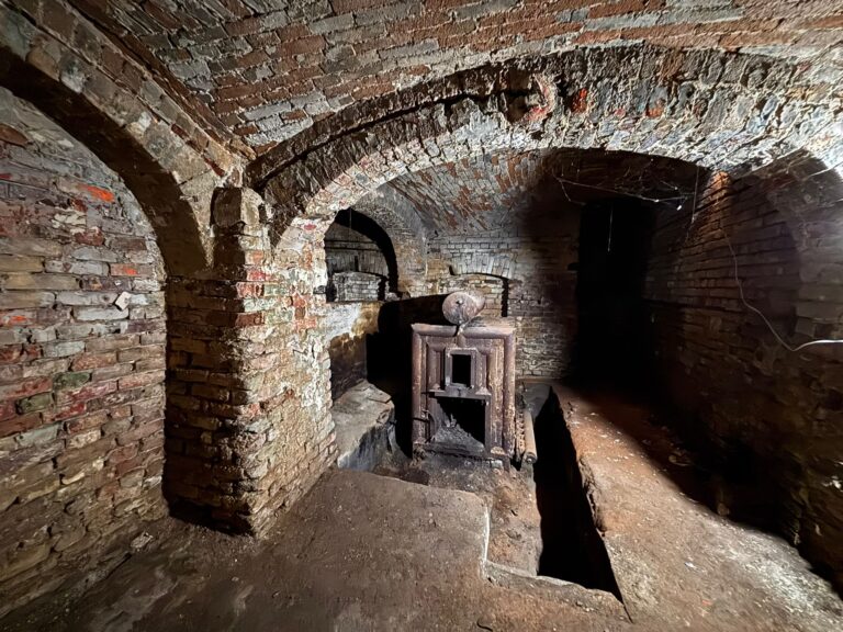 Ruina Art Deco de pe Calea Griviței, RENASTE sub ochii noștri