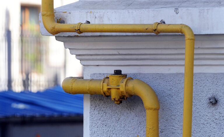 ALERTĂ | Avarie în rețeaua de gaze pe Strada Puțul lui Crăciun, unde se modernizează linia de tramvai din zona Expoziției. Aproape o mie de clienți sunt afectați