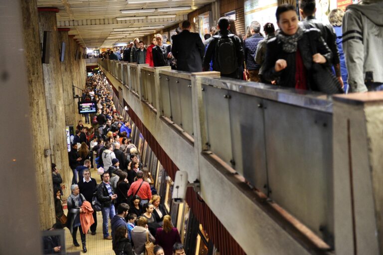 Blocaj la Metrorex: bugetul pe 2025 nu a fost nici aprobat, nici respins. Guvernul a amânat discuția