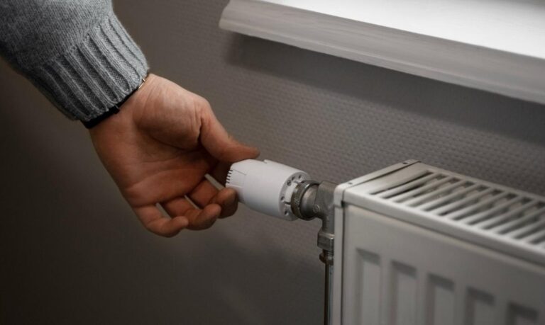 Când va începe furnizarea căldurii în București. Temperaturile au scăzut semnificativ