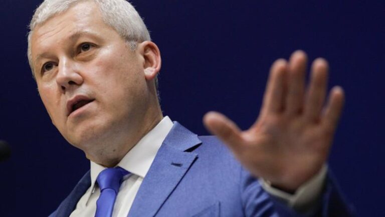 Cătălin Predoiu garantează locurile de muncă în urma reorganizării MAI