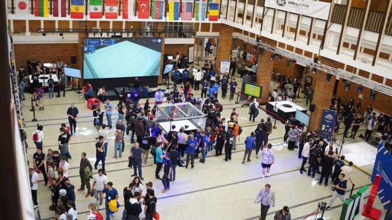 Festival de Roboți în București: Robofest 2025 aduce peste 1.200 de roboți