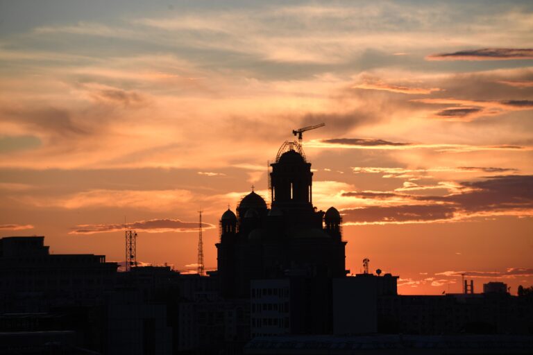 Inaugurarea Catedralei Mântuirii Neamului, cel mai mare lăcaș de cult ortodox din lume