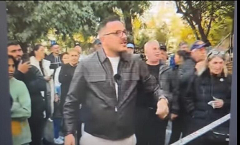Incident la locul exploziei: Agitatori, inclusiv influencerul Makaveli, contestă autoritățile