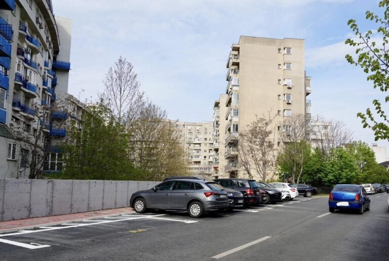 Întrebări și răspunsuri cu primăria despre locurile de parcare din Sectorul 3. Bucureștenii își exprimă nemulțumirile față de noul regulament