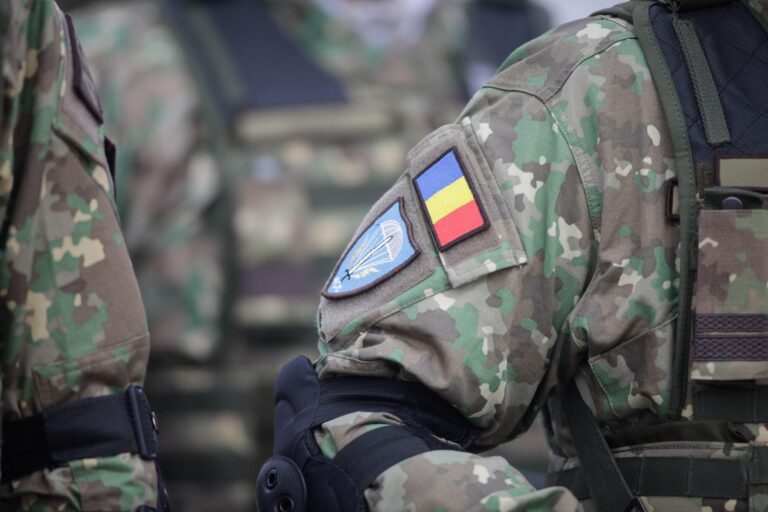 Mobilizarea românilor din străinătate în caz de conflict: o obligație legală