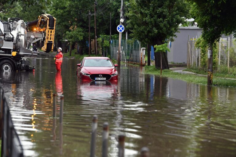 Număr unic de urgență, anunțat de PMB pentru episodul de vreme extremă