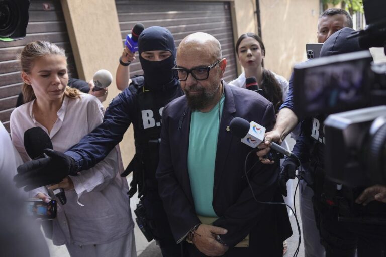 Piedone, trimis în judecată pentru divulgarea de informații confidențiale