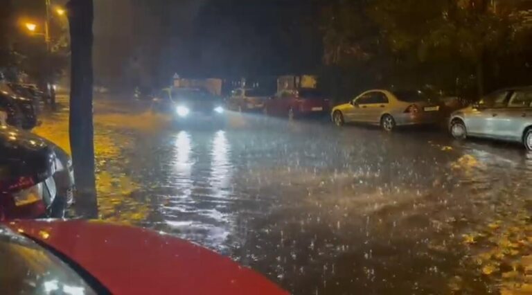 Ploile abundente afectează circulația tramvaielor în București