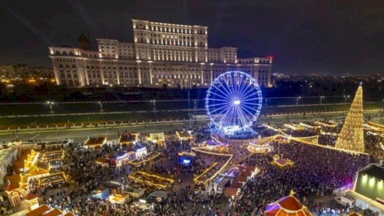 Primăria Capitalei intenționează să investească aproape 8 milioane de lei în decorațiuni de Crăciun. Licitație pentru închiriere inițiată în SEAP