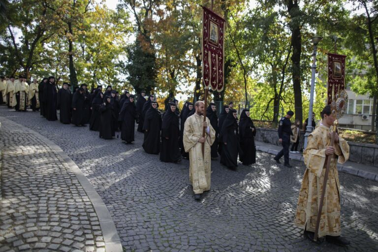 Programul pelerinajului Sfântului Dimitrie cel Nou în 2025, la București. Când are loc procesiunea Calea Sfinților