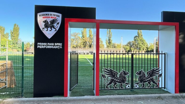 Terenul de sport al statului controlat de Adrian Mutu nu mai poate fi omologat pentru rugby