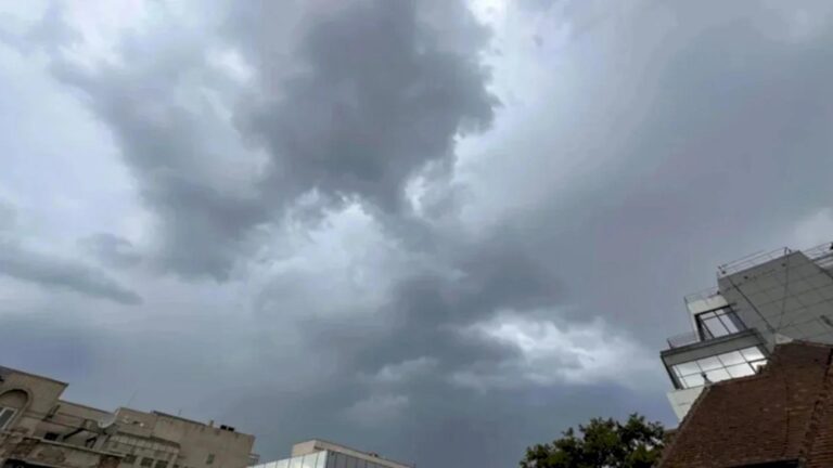 Actualizare METEO | Ploile revin în București, iar vremea se va răci în weekendul 22-24 noiembrie