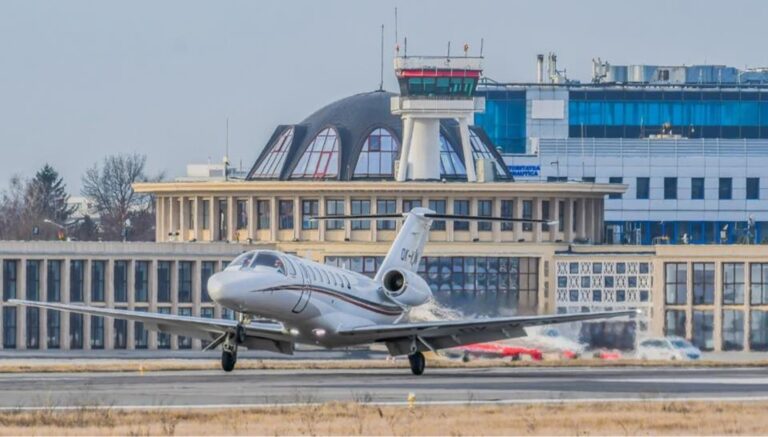 Aeroportul Băneasa ar putea deveni un „city-airport” dedicat exclusiv zborurilor de zi