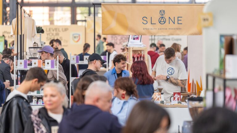 COFFeEAST revine în Capitală cu o ediție specială de Crăciun☕Festivalul dedicat pasionaților de cafea se va desfășura la Unirea Shopping Center, între 5–7 decembrie