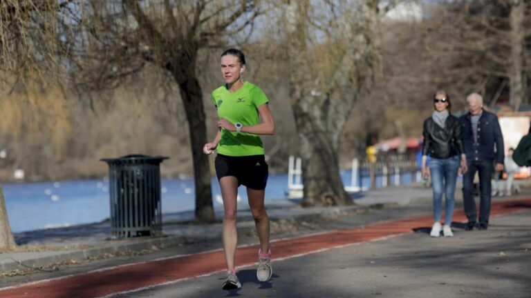 Crosul Loteriei Române se desfășoară în acest weekend pe Șoseaua Kiseleff, cu premii totale de 140.000 de lei