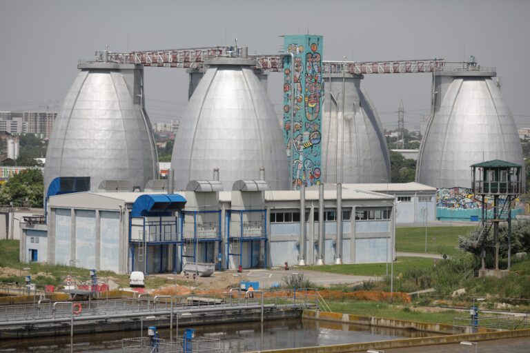 Datoria pentru Glina continuă să fie inclusă în facturile ApaNova: o nouă taxă pentru incineratorul în funcțiune