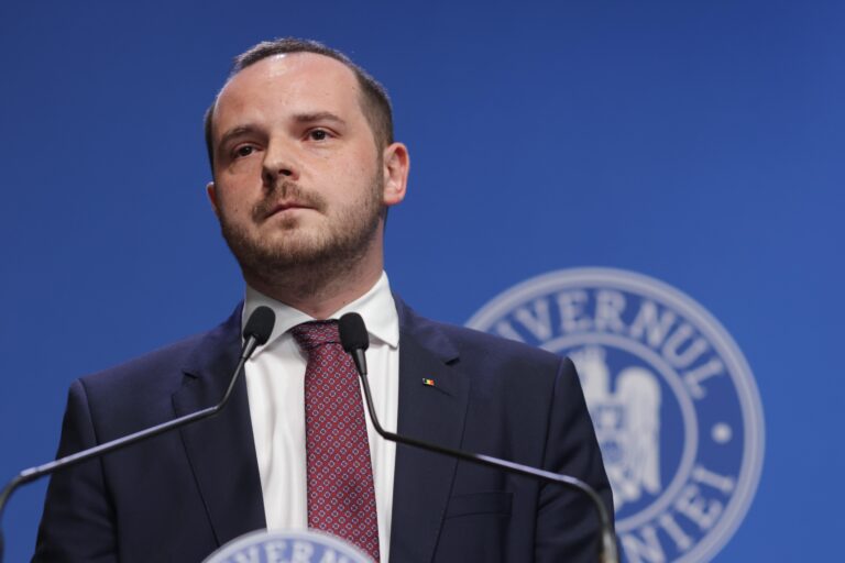 Ministrul Sănătăţii sesizează Parchetul după invitaţia la conferinţa medicilor conspiraţionişti