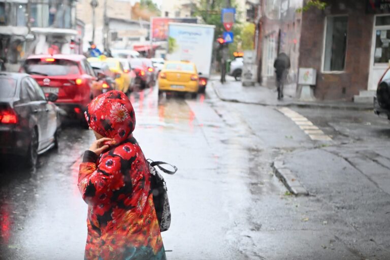 Nori, ploi și frig în București, toată săptămâna aceasta
