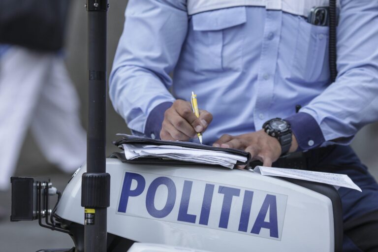 O judecătoare din București a sunat la 112 reclamând că a fost agresată de soţul ei, poliţist