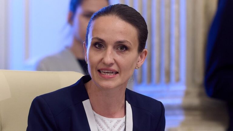 Oana Țoiu salută adoptarea legii ce transformă eludarea sancțiunilor împotriva Rusiei într-o infracțiune gravă